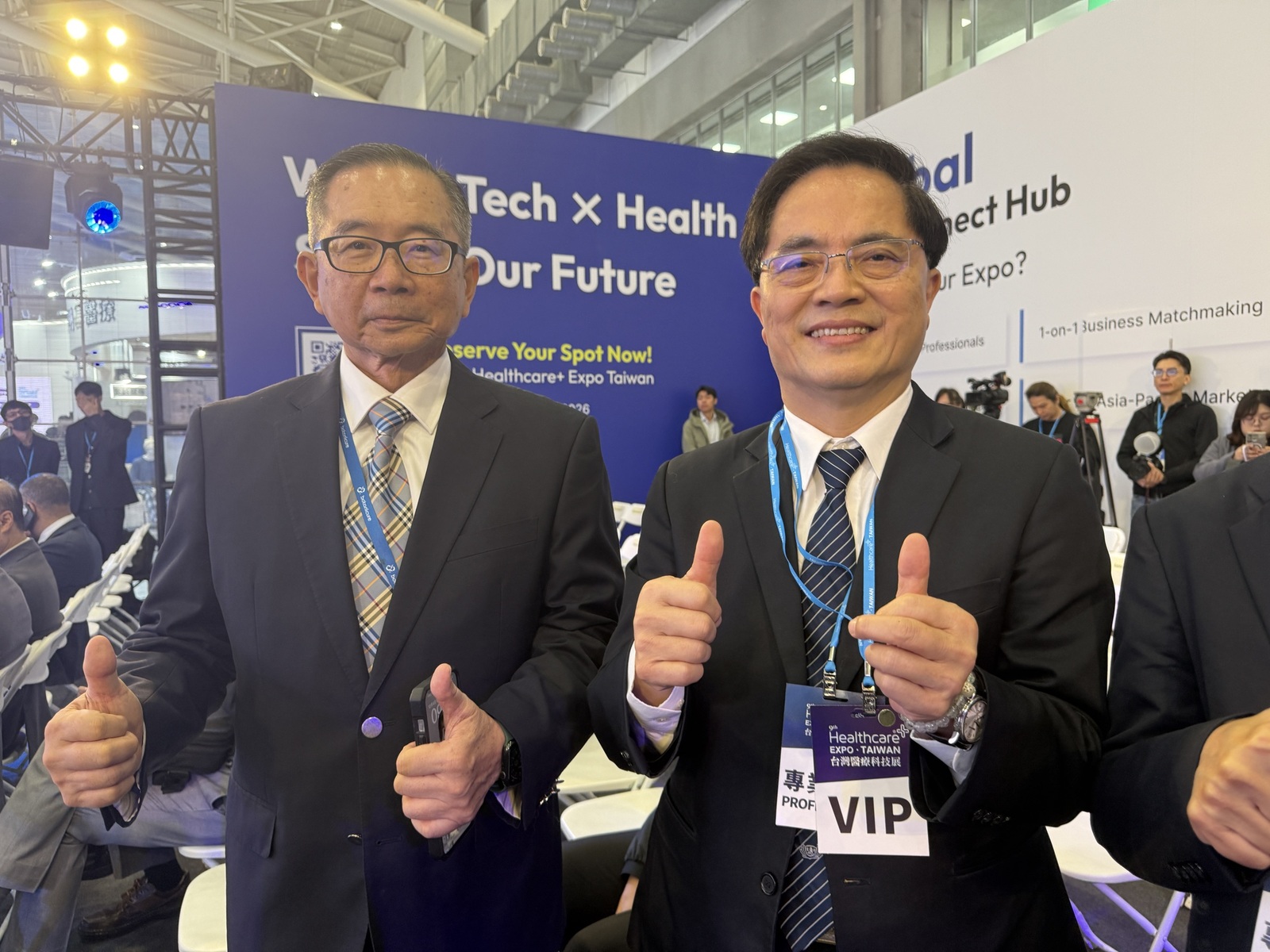 圖片說明:（右）花蓮慈濟林欣榮院長 ；（左）博太生醫徐宜生董事長